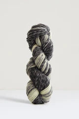 Urth Yarns Echoes Aran