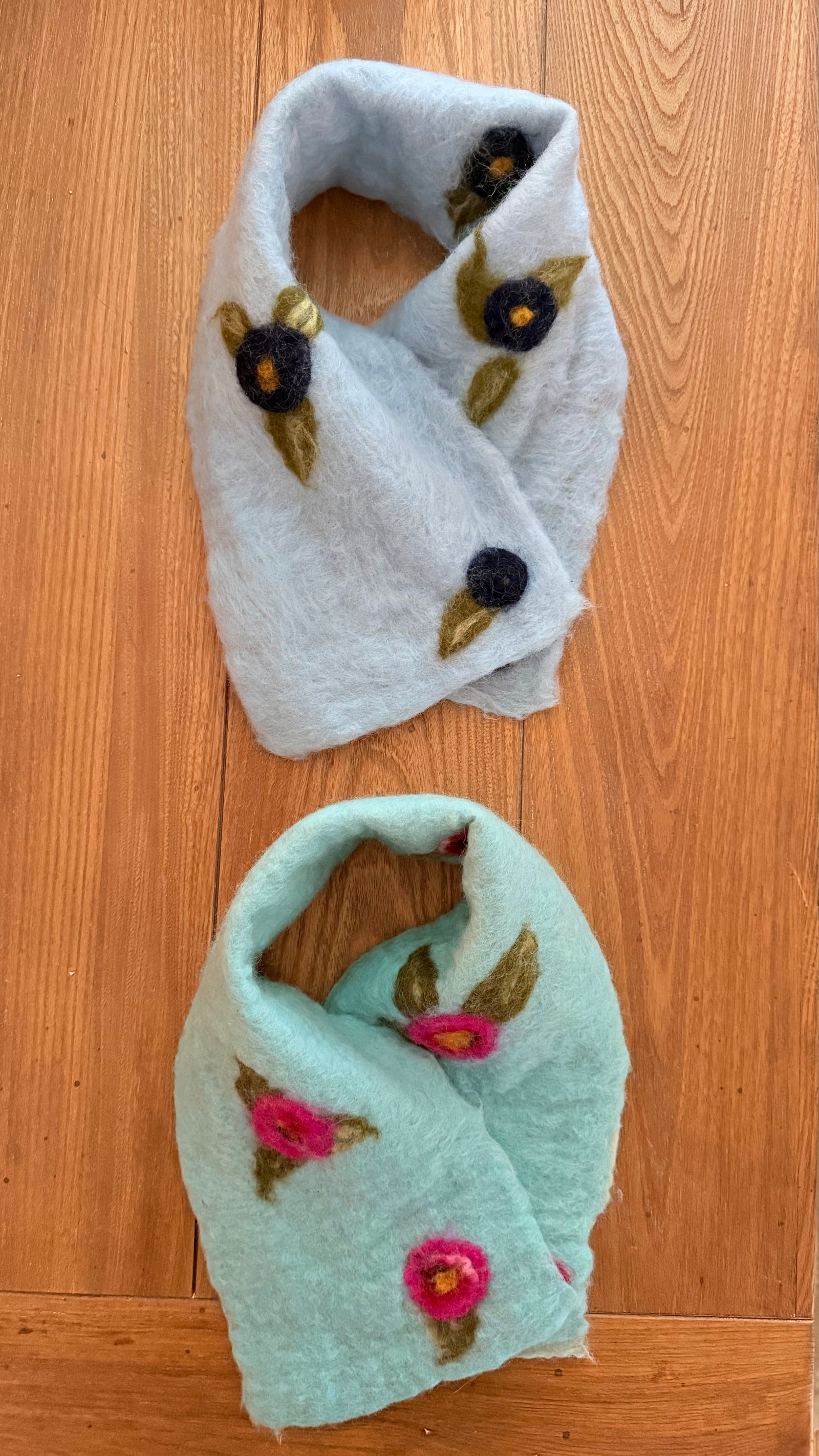 Felted Scarf with Roses - A Creative Fiber Art Workshop