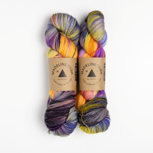Madelinetosh Twist Light – Hue of the Moment